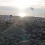 Zakopywanie w czarnym piasku